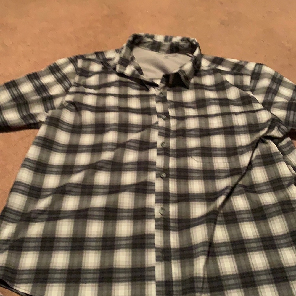 Great Northwest plaid short sleeve dress shirt